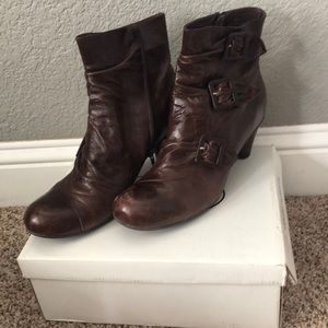 Steve Madden round toe booties